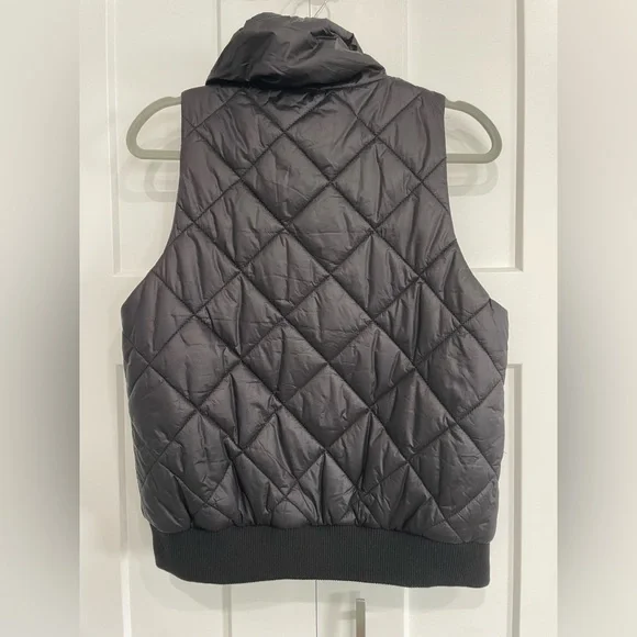 Tuckernuck Black Jackson Quilted Vest Size Small Puffer - Picture 2 of 4